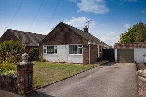 Lordsmead Road, Mere